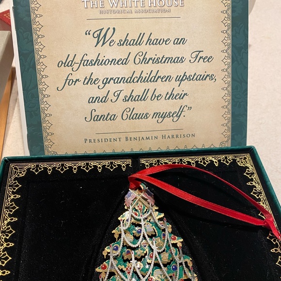 2008 White House Christmas Ornament - Picture 2 of 4